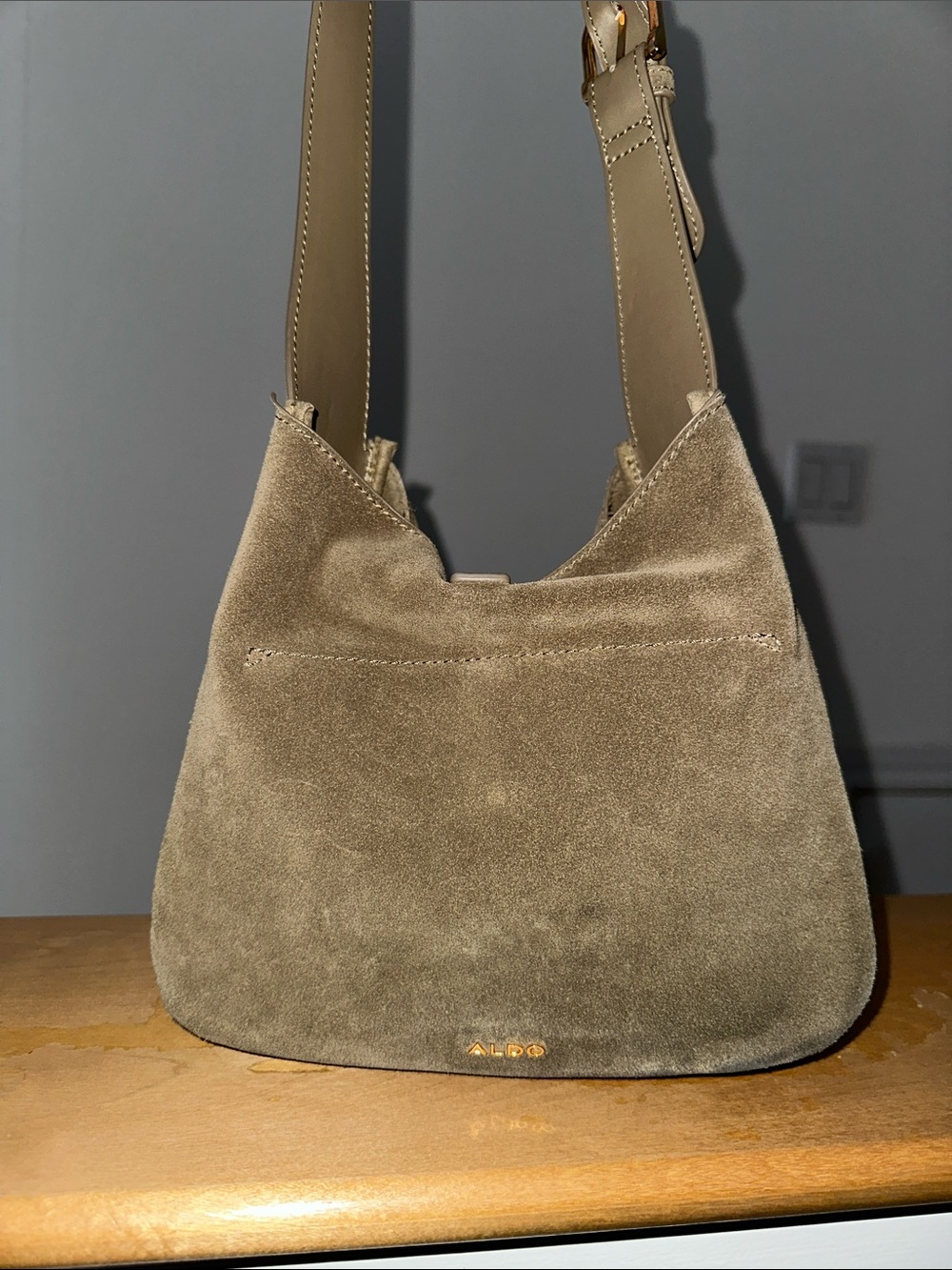 Aldo Olive Suede Shoulder Bag with Gold Chain Accent - Picture 2 of 3